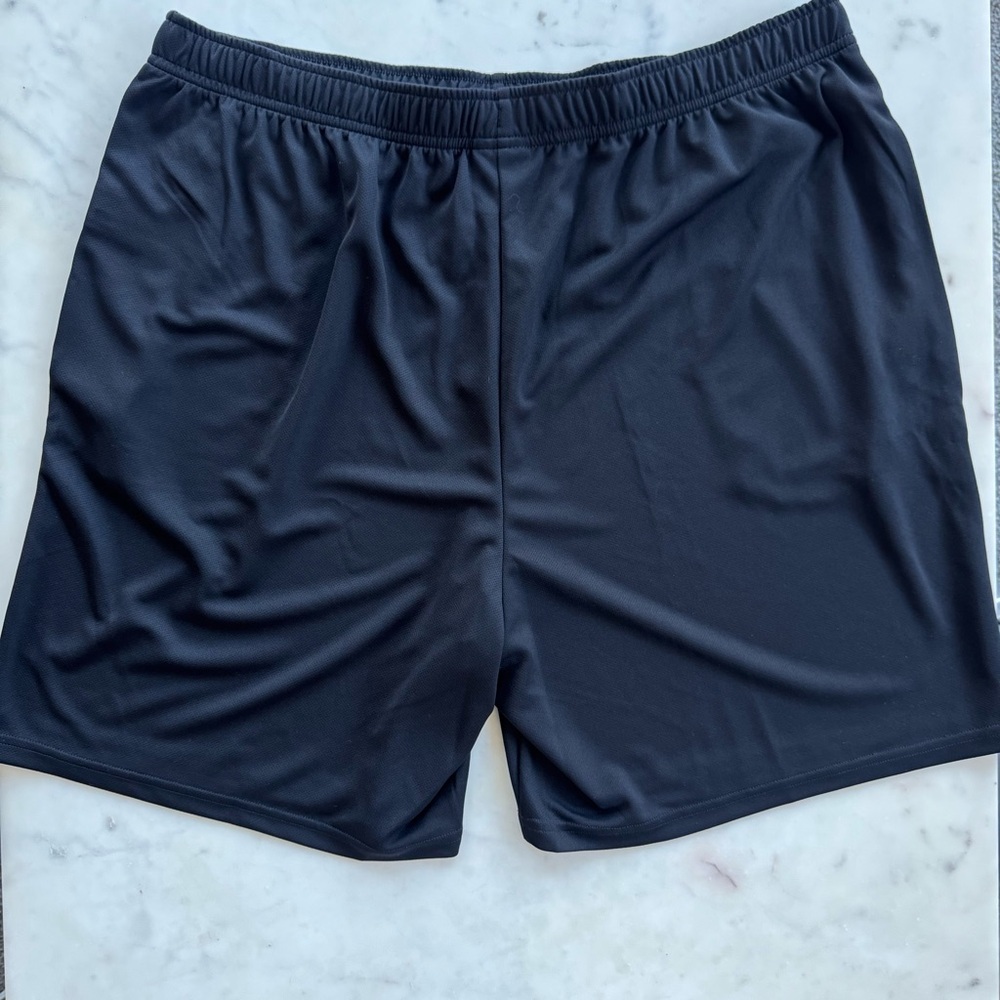 Gymshark Men’s Basketball Shorts - Picture 9 of 13